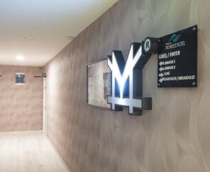 The Breeze Hotel  3*