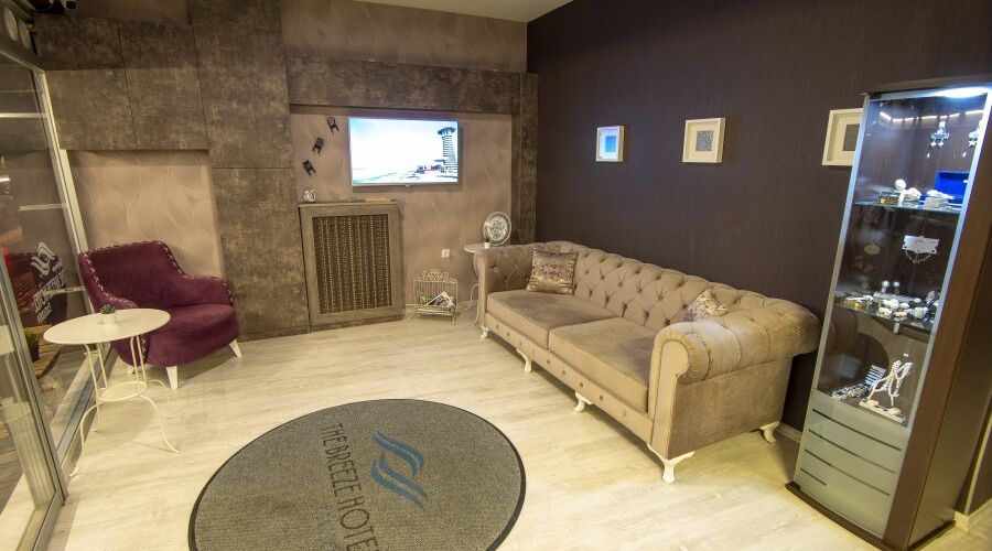 The Breeze Hotel  3*