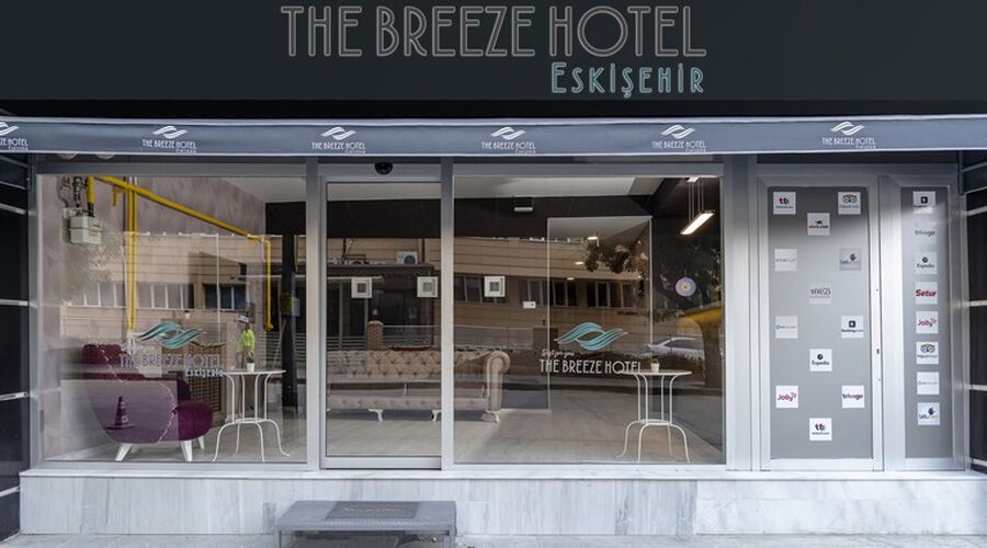 The Breeze Hotel  3*