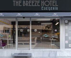 The Breeze Hotel  3*