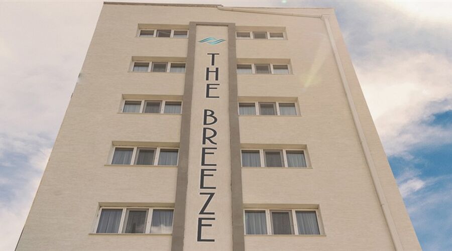 The Breeze Hotel  3*