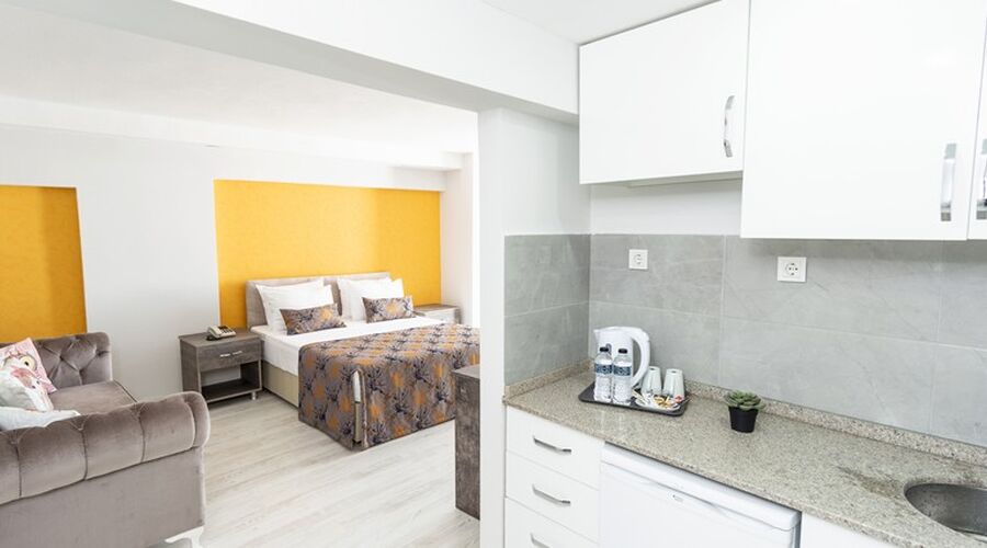 The Breeze Hotel  3*
