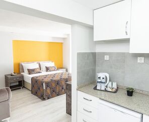 The Breeze Hotel  3*