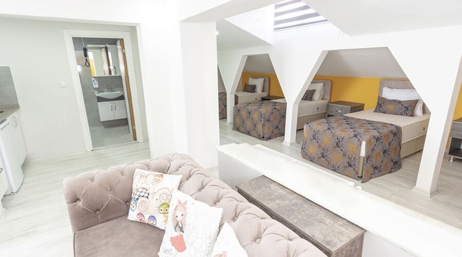 The Breeze Hotel  3*