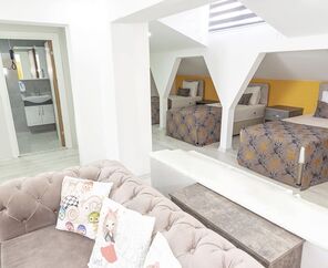 The Breeze Hotel  3*