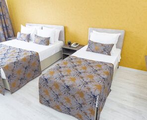 The Breeze Hotel  3*