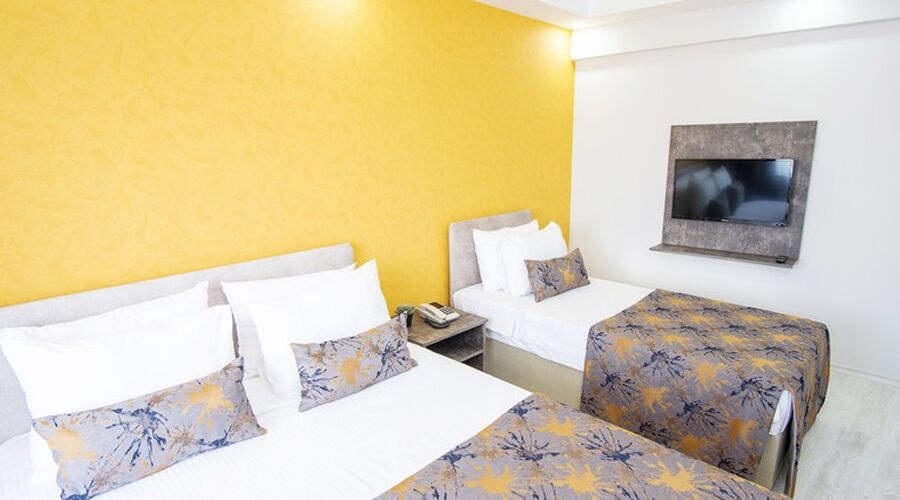 The Breeze Hotel  3*