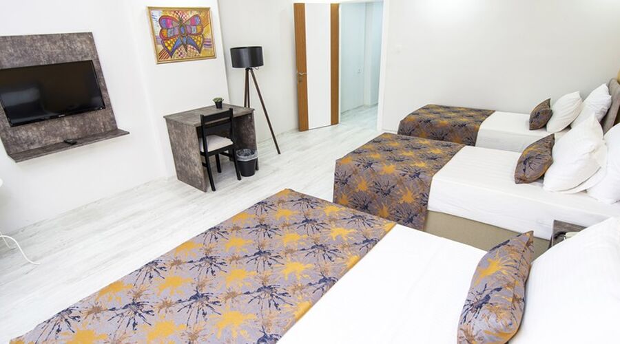 The Breeze Hotel  3*