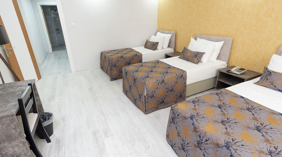 The Breeze Hotel  3*
