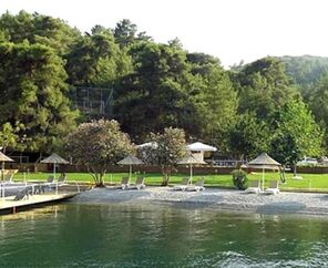 Alesta Yacht Hotel 4*