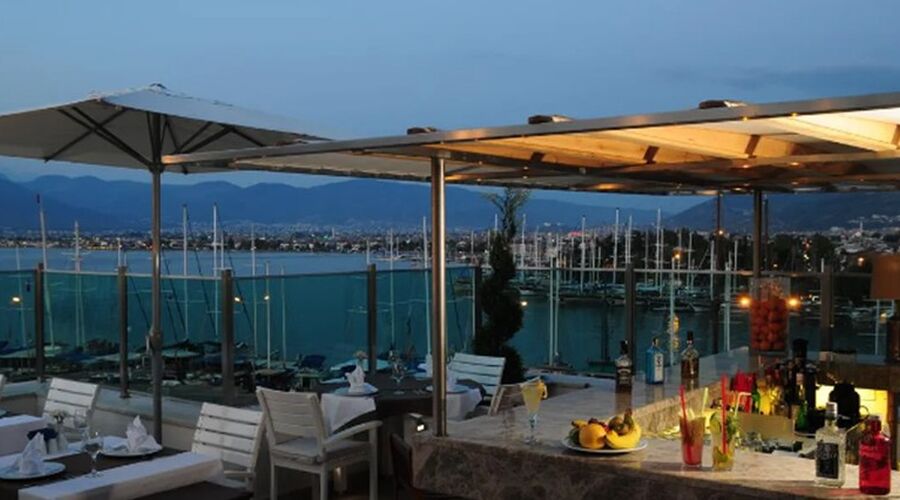 Alesta Yacht Hotel 4*