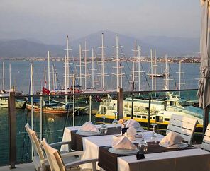Alesta Yacht Hotel 4*