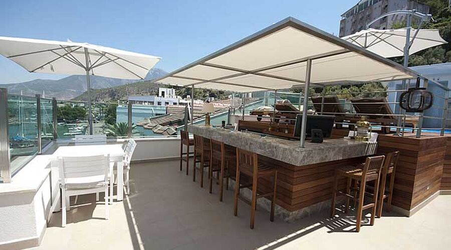 Alesta Yacht Hotel 4*