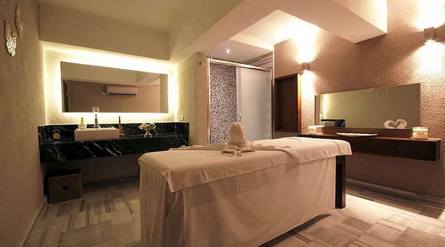 Alesta Yacht Hotel 4*
