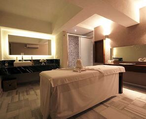 Alesta Yacht Hotel 4*