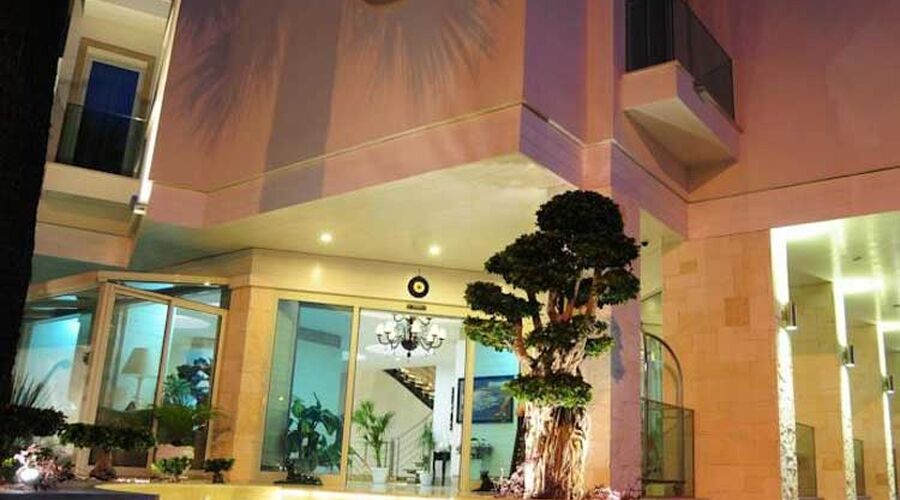 Alesta Yacht Hotel 4*