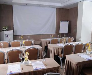 Alesta Yacht Hotel 4*