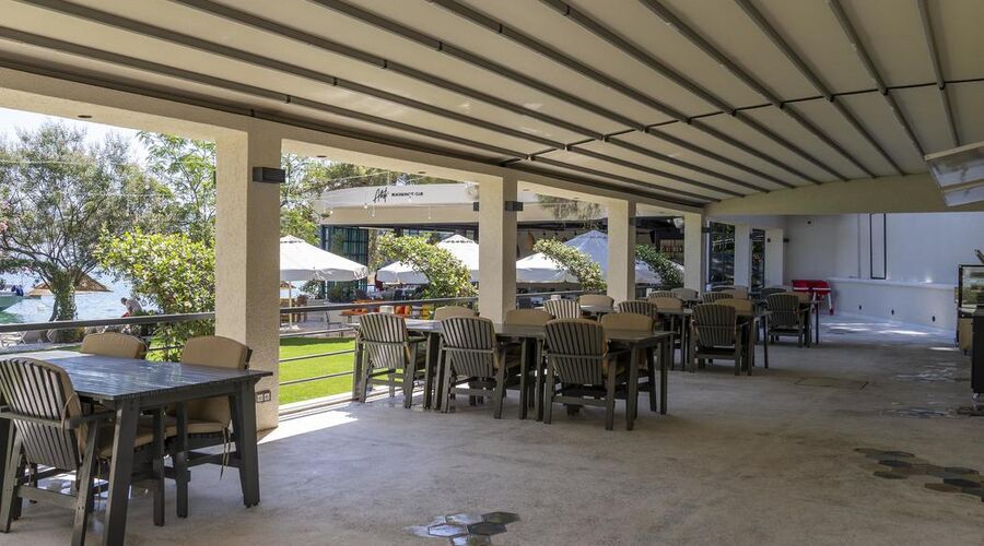 Alesta Yacht Hotel 4*