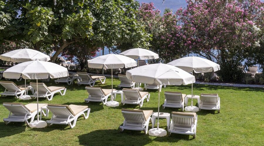 Alesta Yacht Hotel 4*