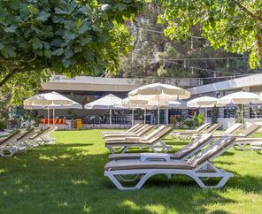 Alesta Yacht Hotel 4*