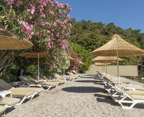 Alesta Yacht Hotel 4*