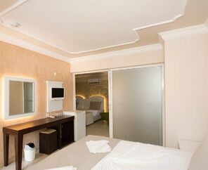 Nicholas Park Hotel  3*