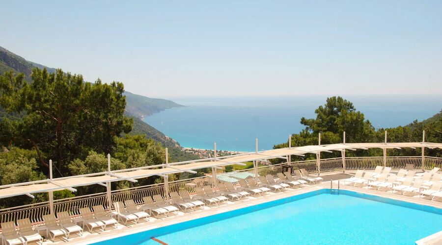 Nicholas Park Hotel  3*