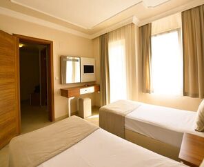 Nicholas Park Hotel  3*