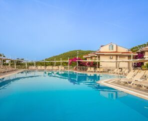 Nicholas Park Hotel  3*