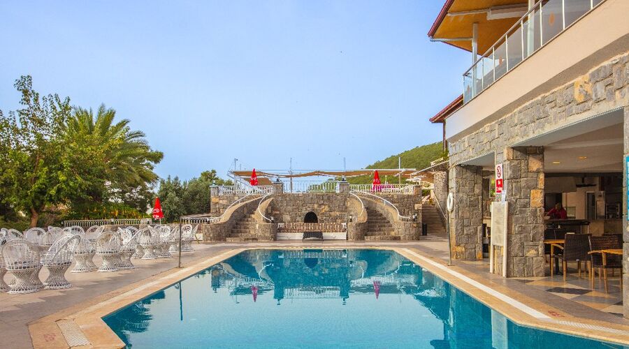 Nicholas Park Hotel  3*