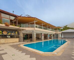 Nicholas Park Hotel  3*