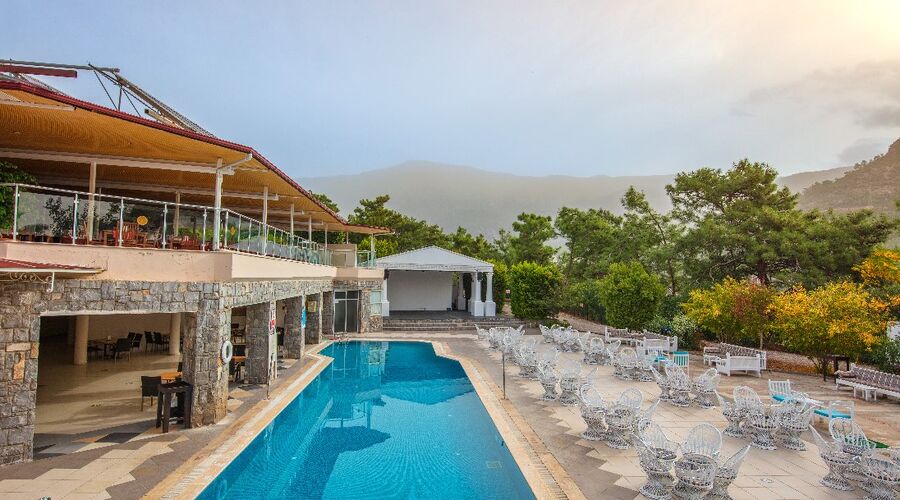 Nicholas Park Hotel  3*