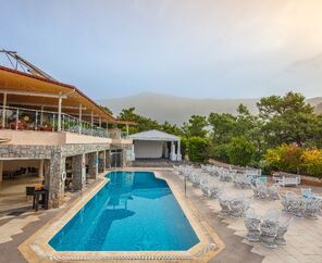 Nicholas Park Hotel  3*