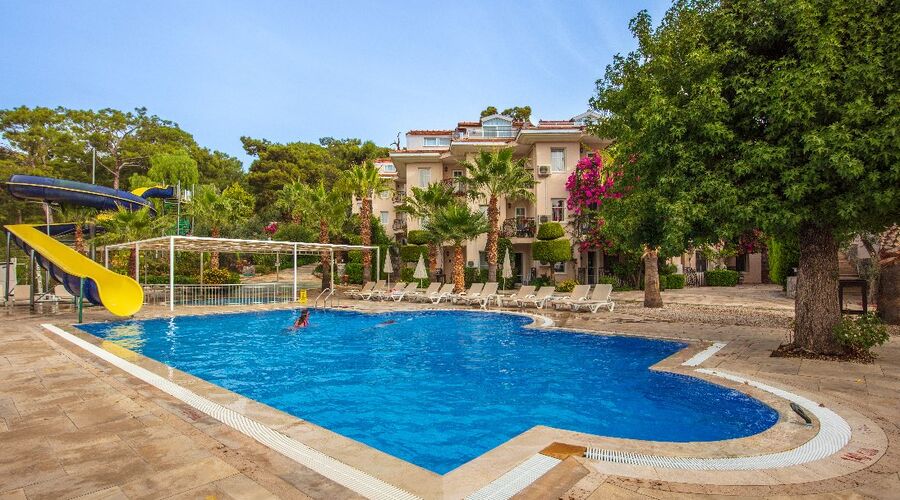 Nicholas Park Hotel  3*