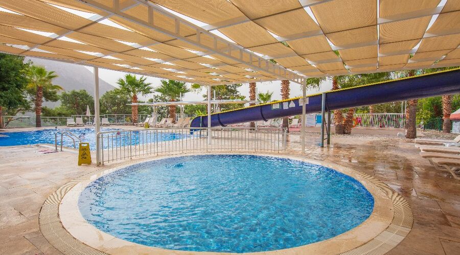 Nicholas Park Hotel  3*