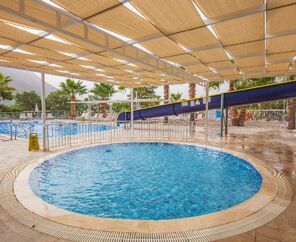 Nicholas Park Hotel  3*