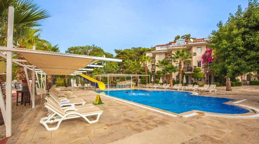 Nicholas Park Hotel  3*