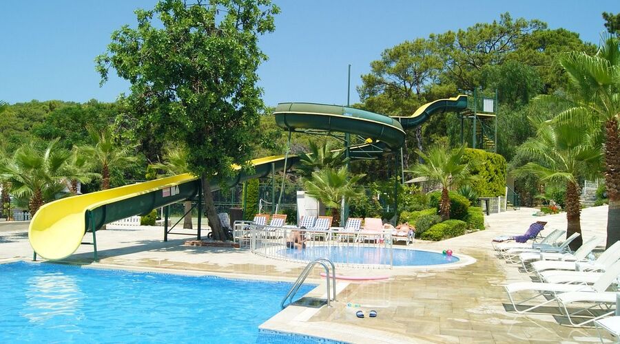 Nicholas Park Hotel  3*