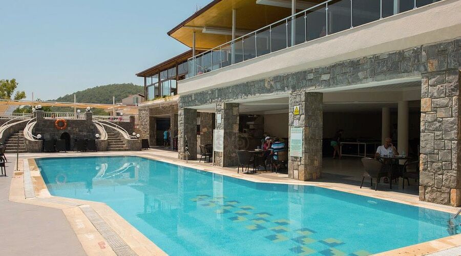 Nicholas Park Hotel  3*