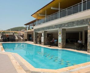 Nicholas Park Hotel  3*