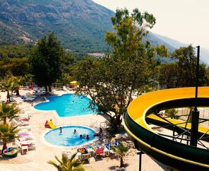 Nicholas Park Hotel  3*