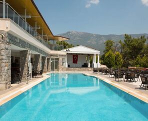 Nicholas Park Hotel  3*