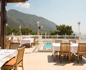 Nicholas Park Hotel  3*