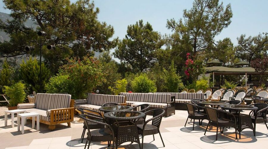 Nicholas Park Hotel  3*