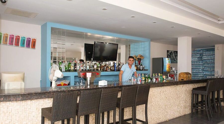 Nicholas Park Hotel  3*