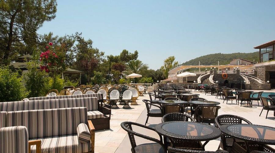 Nicholas Park Hotel  3*