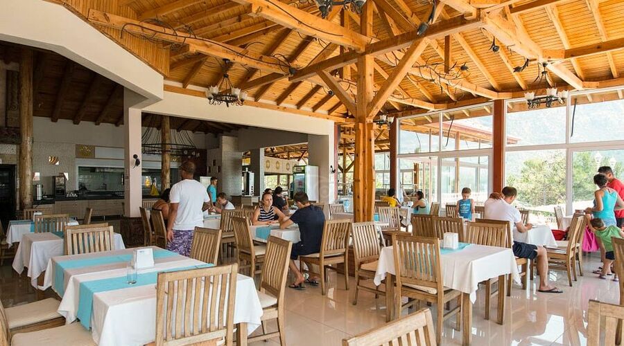 Nicholas Park Hotel  3*