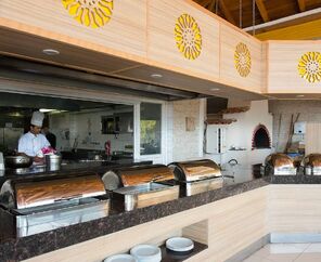 Nicholas Park Hotel  3*