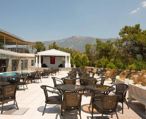 Nicholas Park Hotel  3*