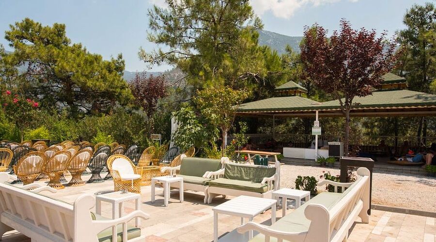 Nicholas Park Hotel  3*